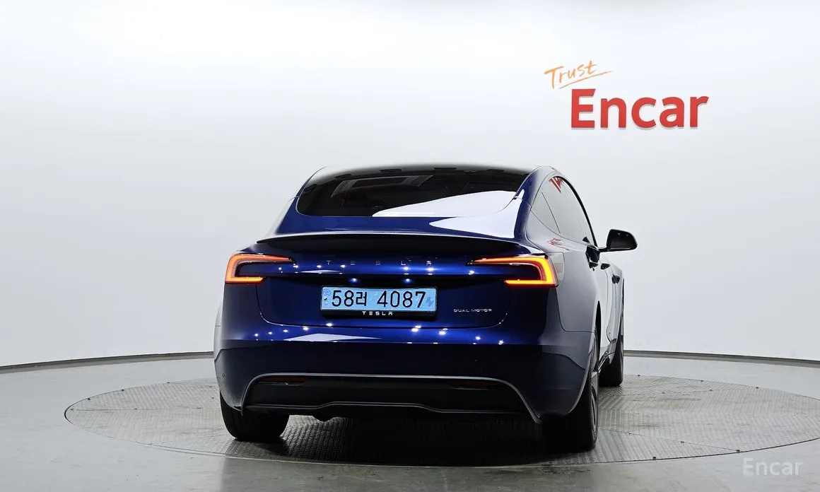 Фото 4 - Tesla Model 3