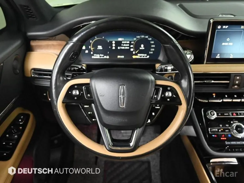 Фото 13 - Lincoln Corsair