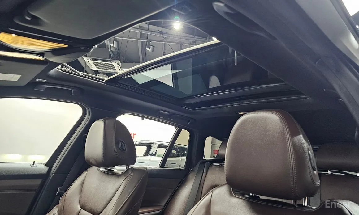 Photo 19 - BMW 3 Series