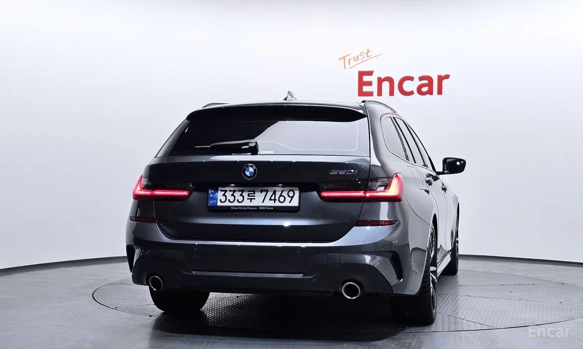 Photo 4 - BMW 3 Series