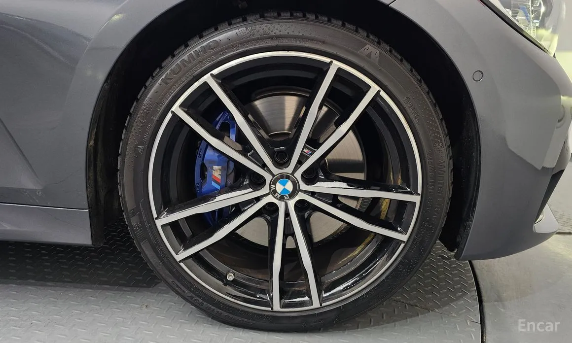 Photo 5 - BMW 3 Series