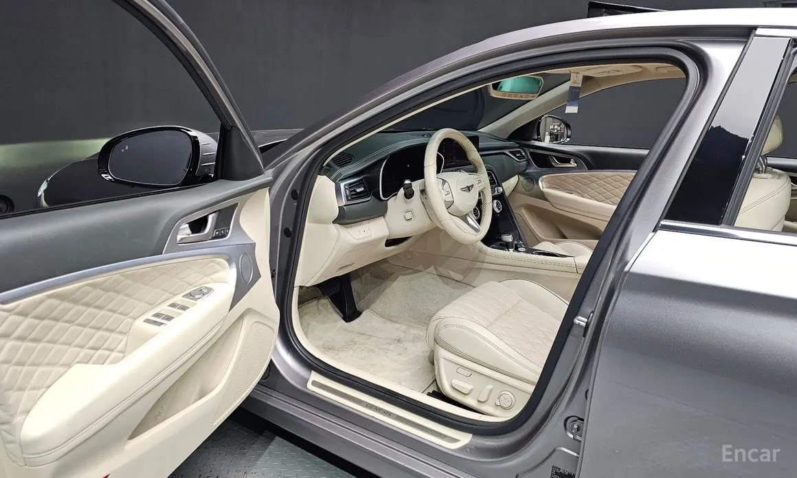 Фото 10 - Genesis G70