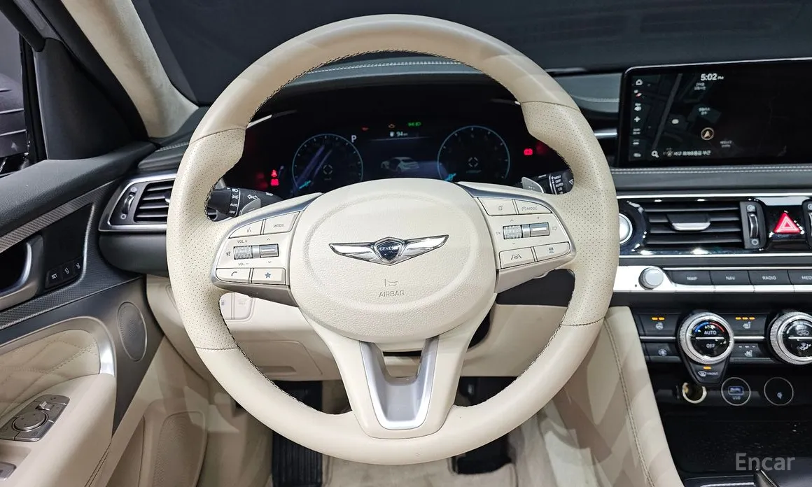 Фото 14 - Genesis G70