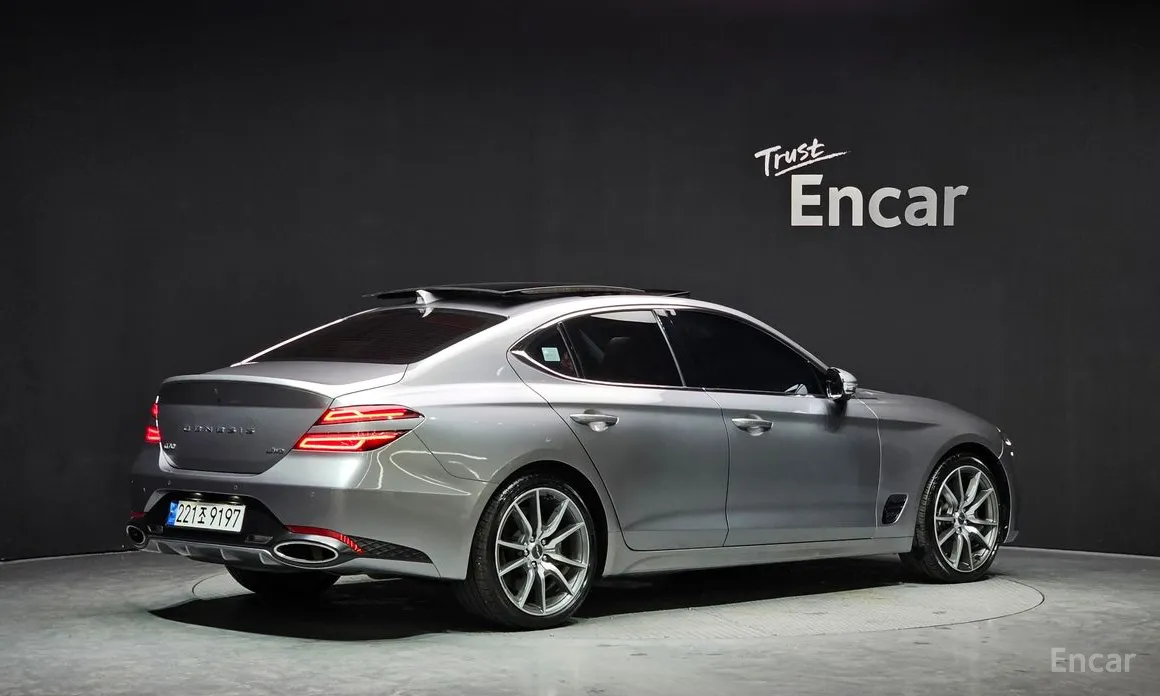 Фото 2 - Genesis G70