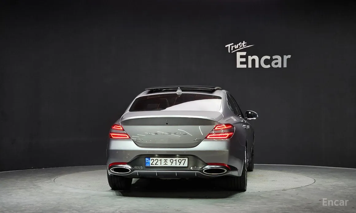 Фото 4 - Genesis G70