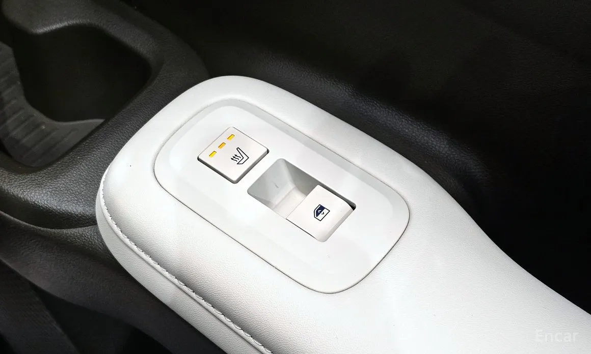 Фото 17 - Hyundai Santa Fe