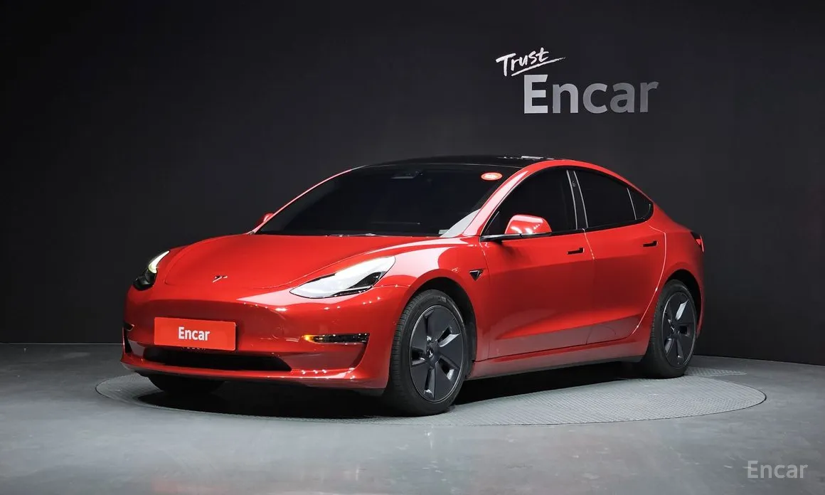 Фото 1 - Tesla Model 3