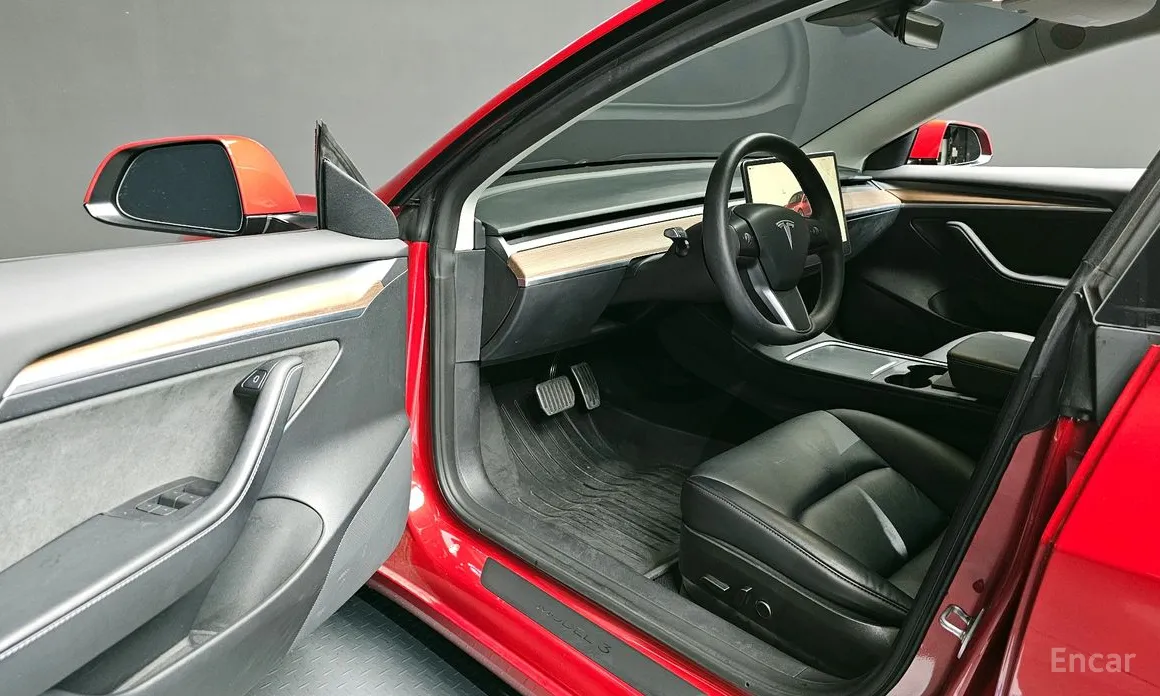 Фото 11 - Tesla Model 3