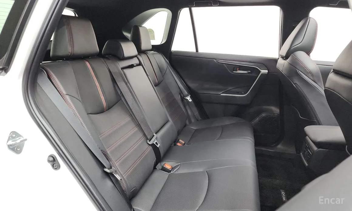 Фото 12 - Toyota RAV4