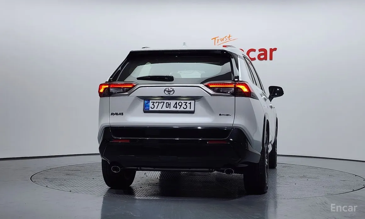 Фото 4 - Toyota RAV4