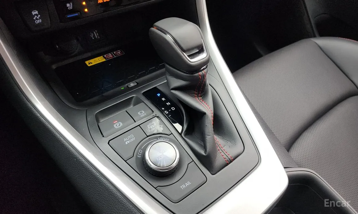 Фото 9 - Toyota RAV4