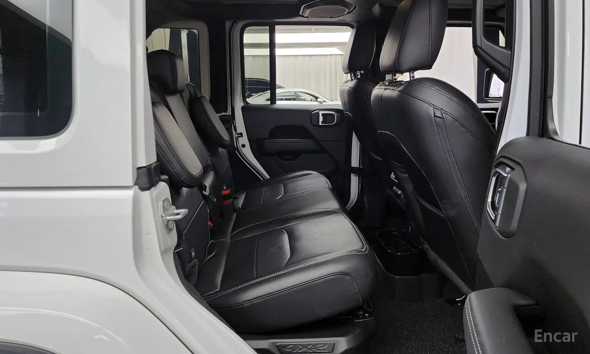 Фото 13 - Jeep Wrangler