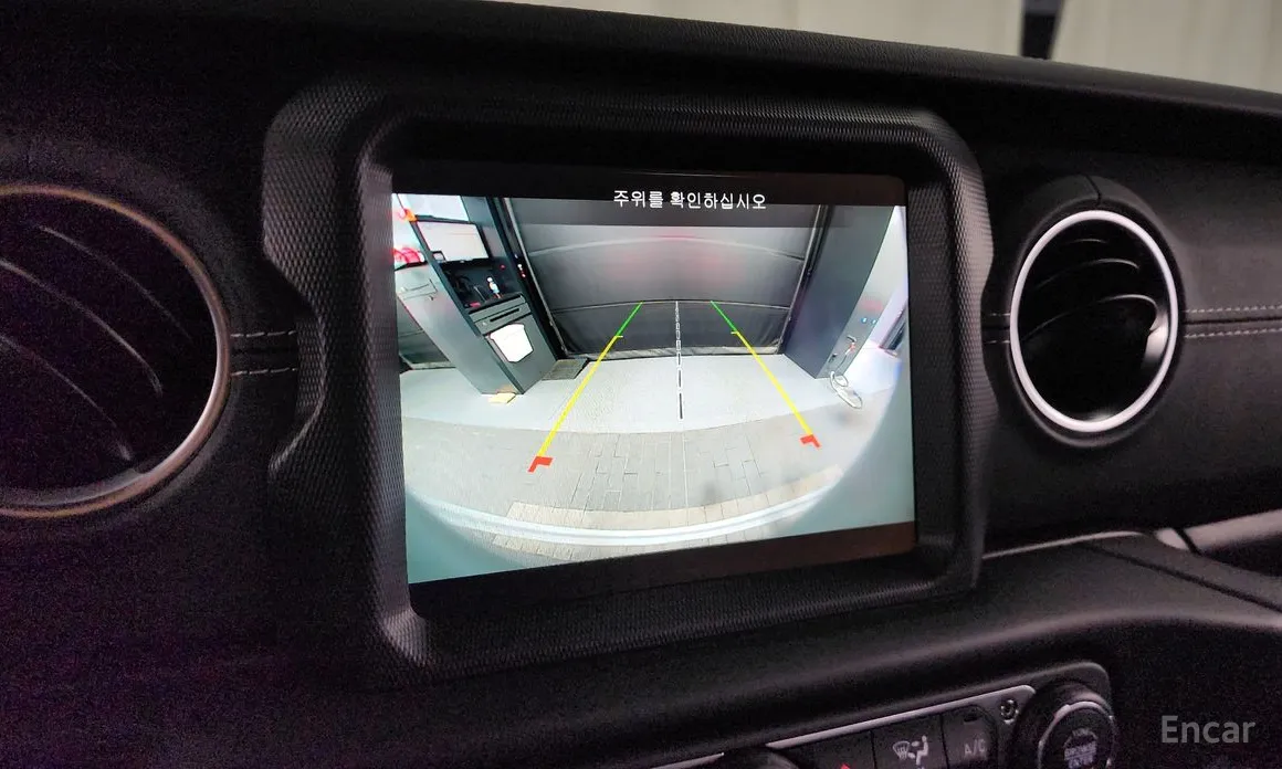 Фото 16 - Jeep Wrangler