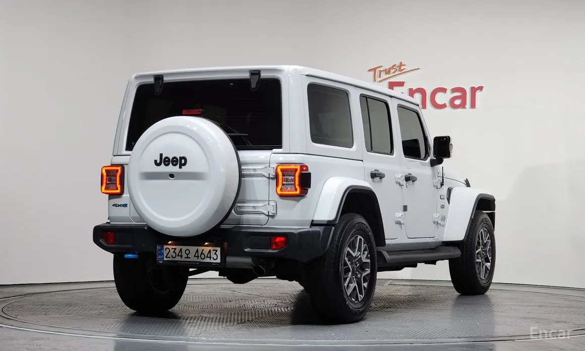 Фото 2 - Jeep Wrangler