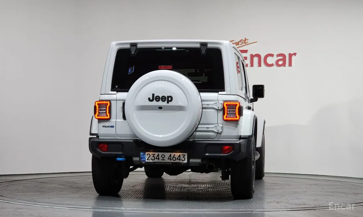 Фото 4 - Jeep Wrangler