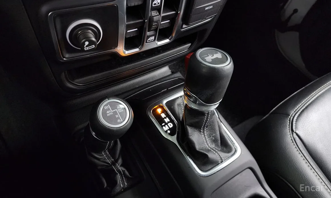 Фото 9 - Jeep Wrangler