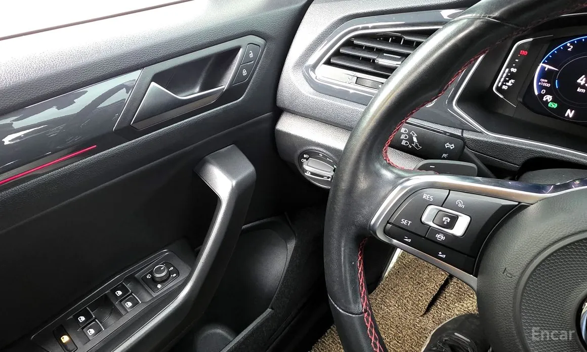 Фото 18 - Volkswagen T-Roc