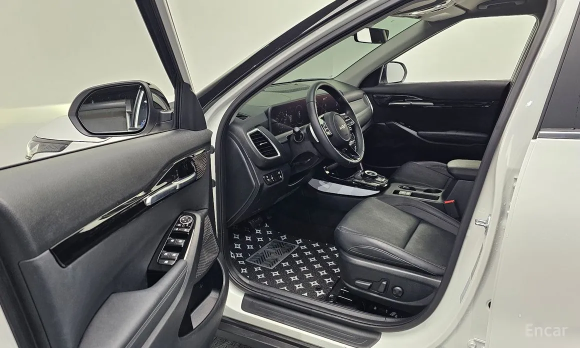 Фото 10 - Kia Seltos