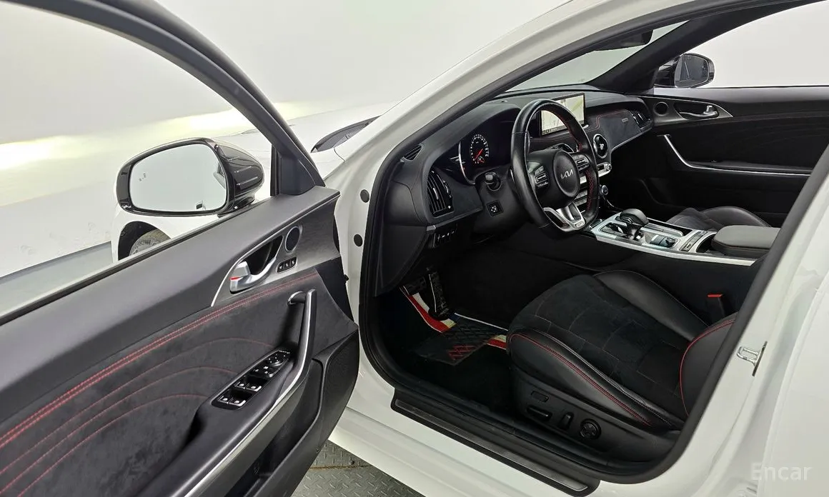 Фото 10 - Kia Stinger