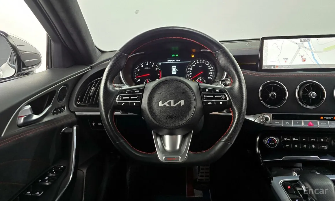 Фото 13 - Kia Stinger