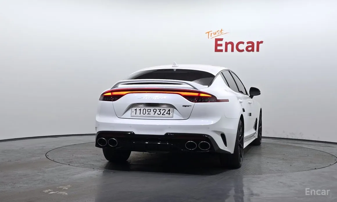 Фото 4 - Kia Stinger