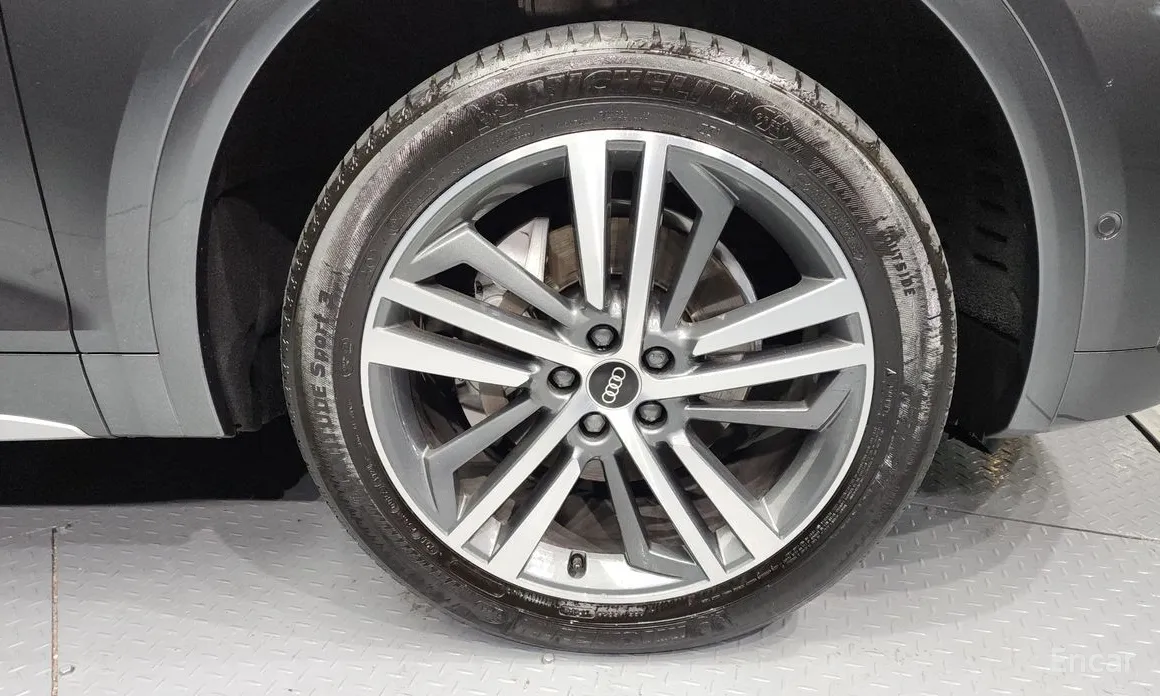 Фото 5 - Audi Q5