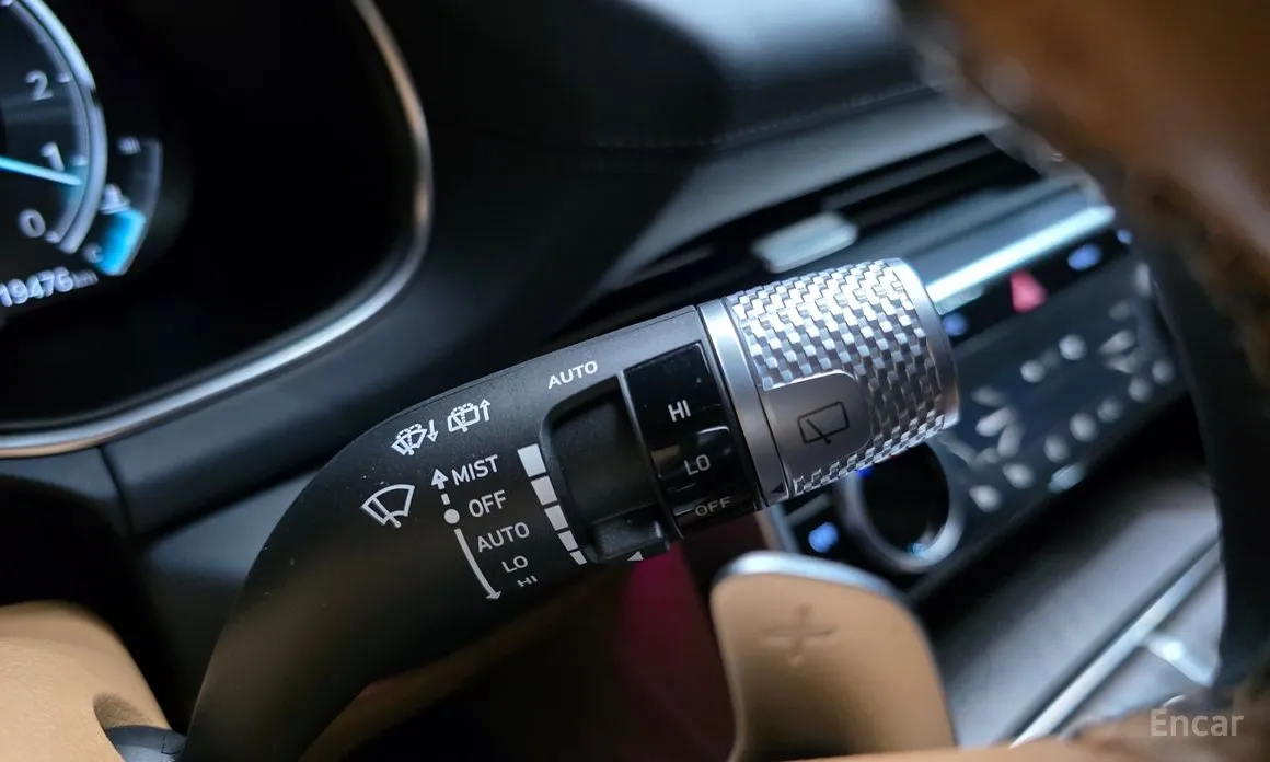 Фото 16 - Genesis GV80