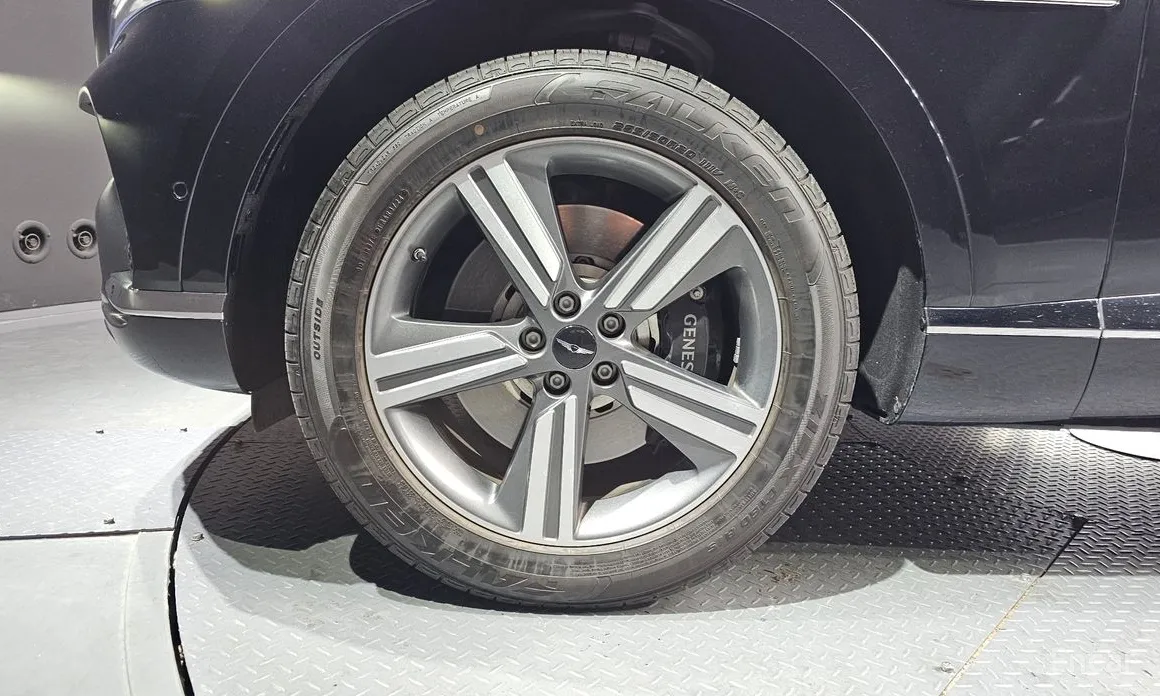 Фото 5 - Genesis GV80