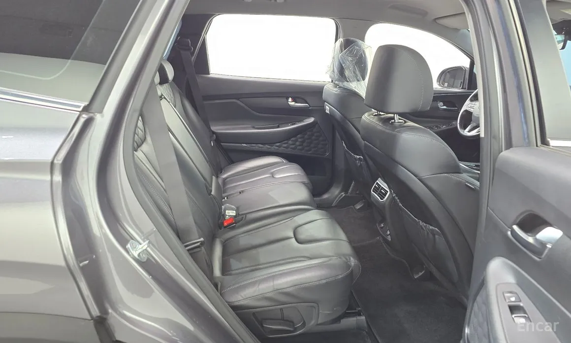 Фото 12 - Hyundai Santa Fe