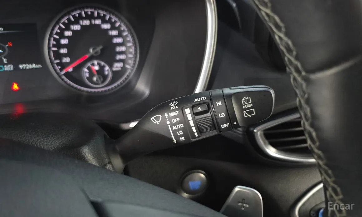 Фото 18 - Hyundai Santa Fe