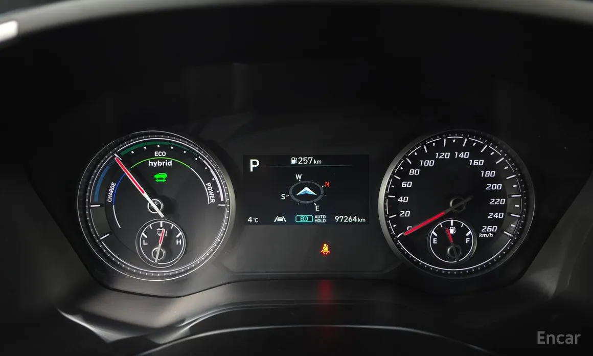 Фото 8 - Hyundai Santa Fe