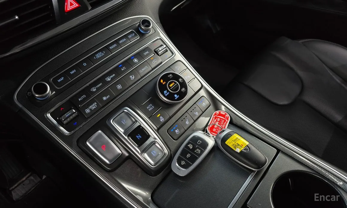 Фото 9 - Hyundai Santa Fe