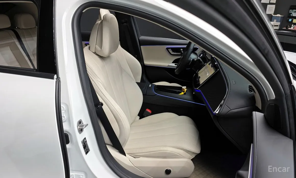 Фото 12 - Mercedes-Benz E-Class