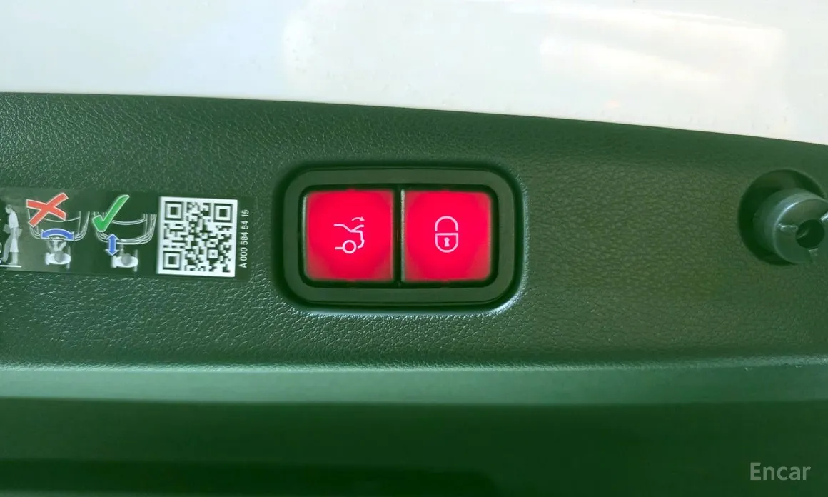 Фото 19 - Mercedes-Benz E-Class