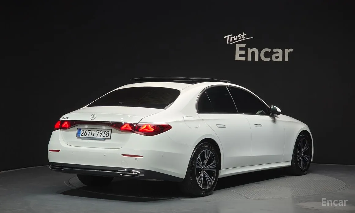 Фото 2 - Mercedes-Benz E-Class