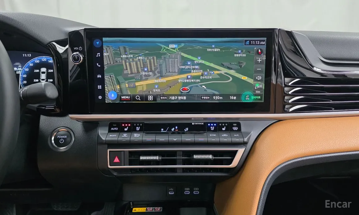 Фото 14 - Toyota Camry