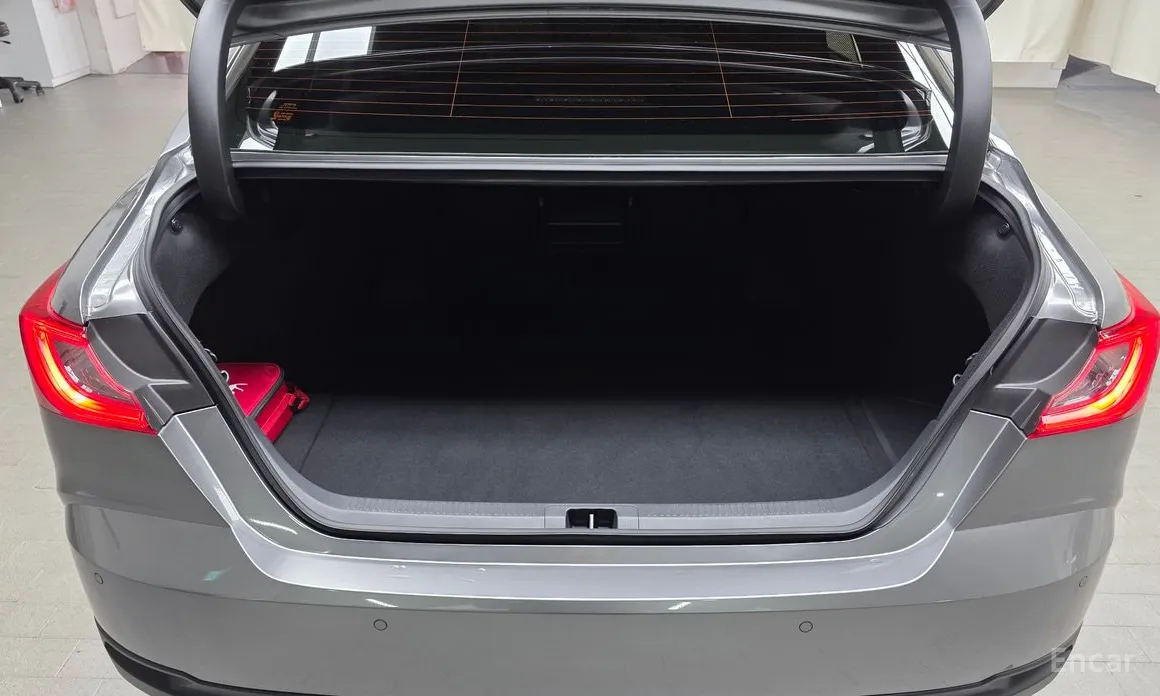 Фото 20 - Toyota Camry