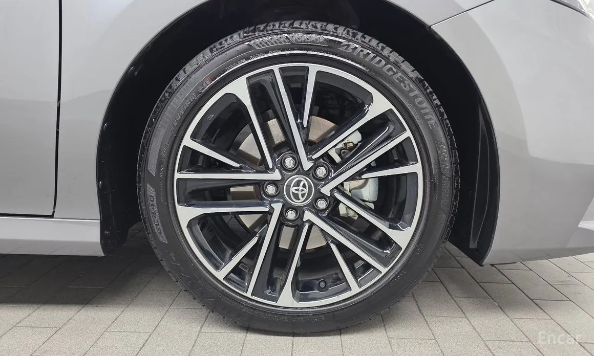 Фото 5 - Toyota Camry