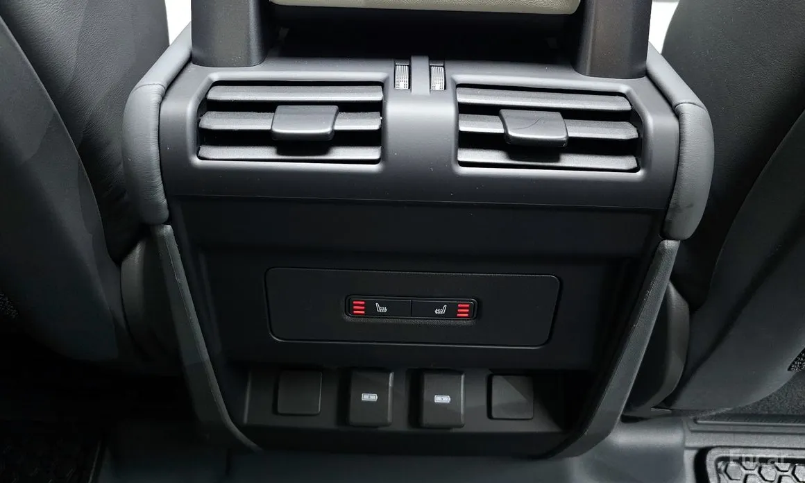 Фото 18 - Land Rover Defender