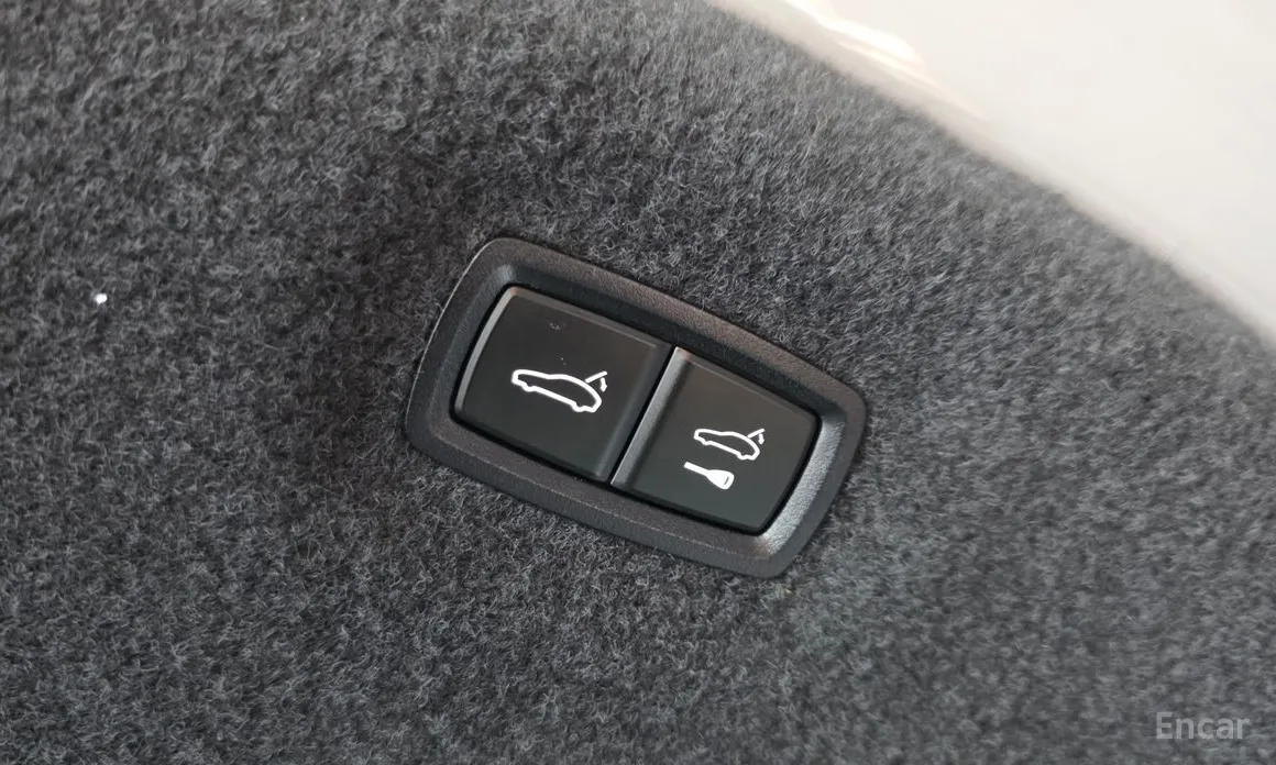 Фото 17 - Porsche Taycan