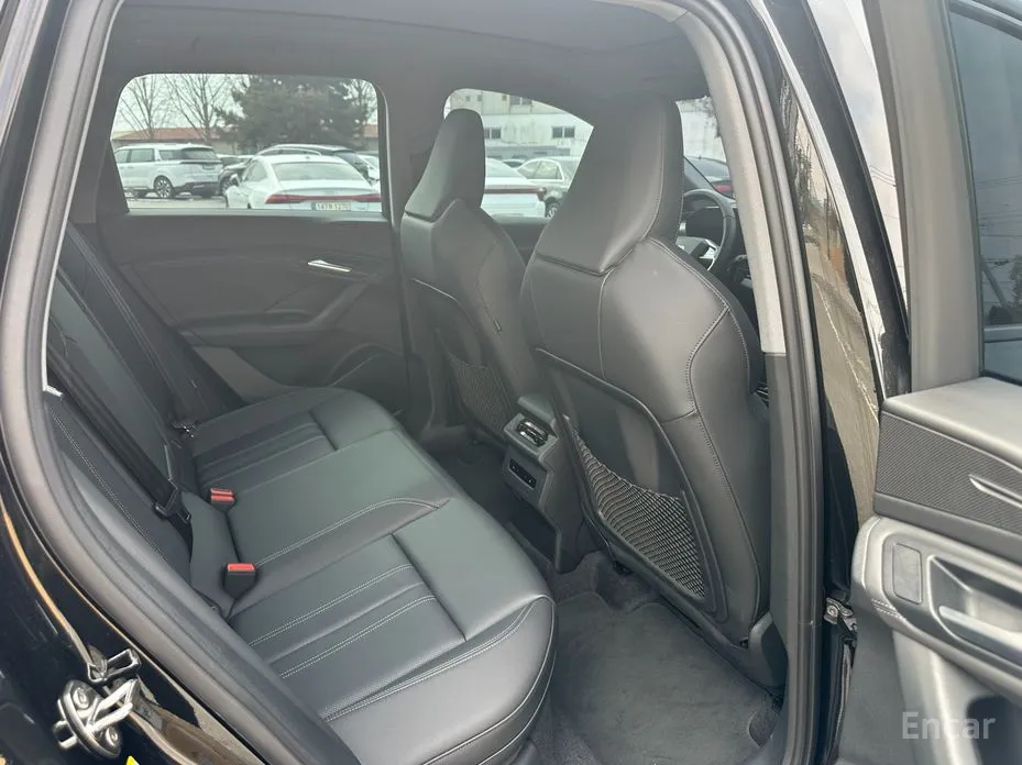 Фото 19 - Audi Q6 e-tron