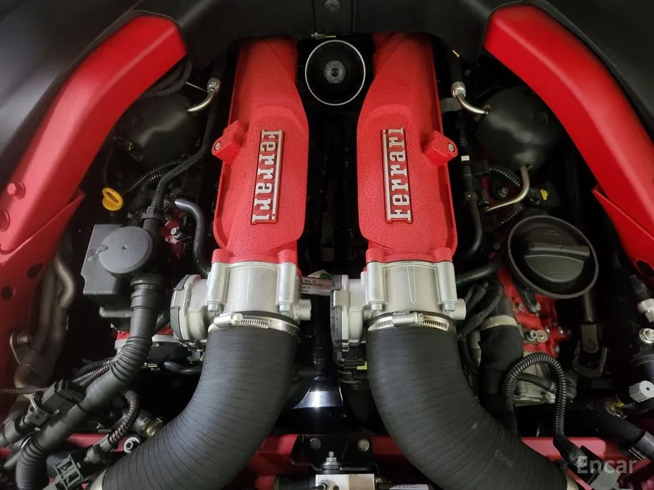 Фото 19 - Ferrari Roma