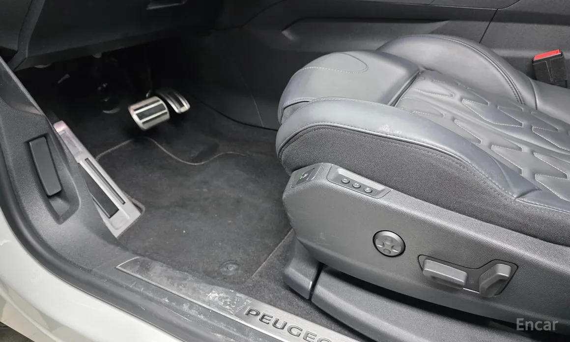 Фото 18 - Peugeot 5008