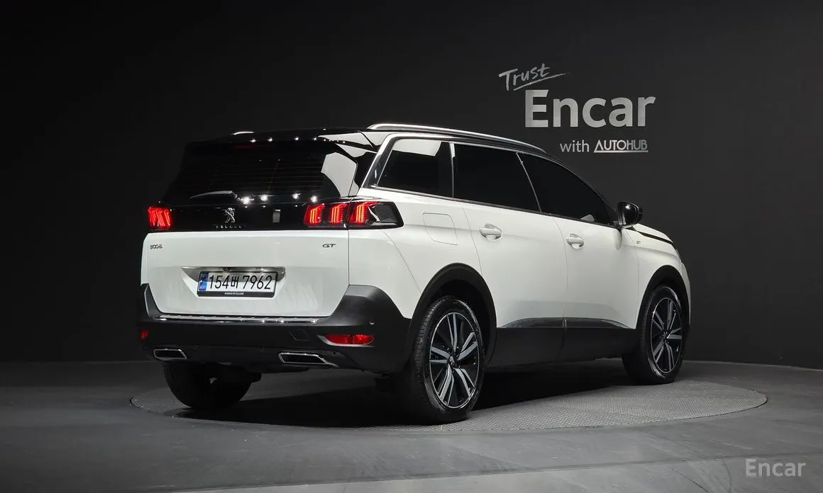 Фото 2 - Peugeot 5008