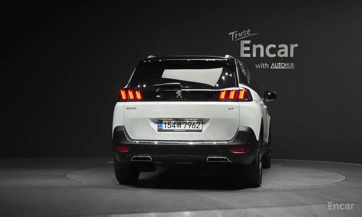 Фото 4 - Peugeot 5008