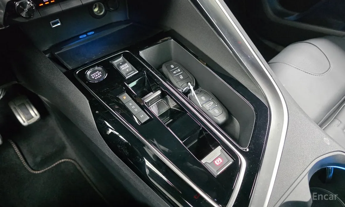 Фото 9 - Peugeot 5008