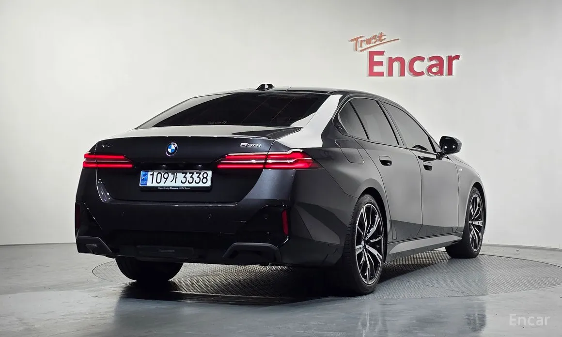 Фото 2 - BMW 5 Series