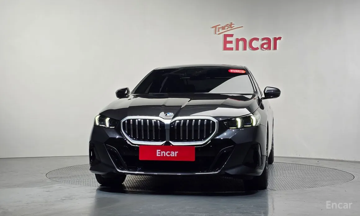 Фото 3 - BMW 5 Series