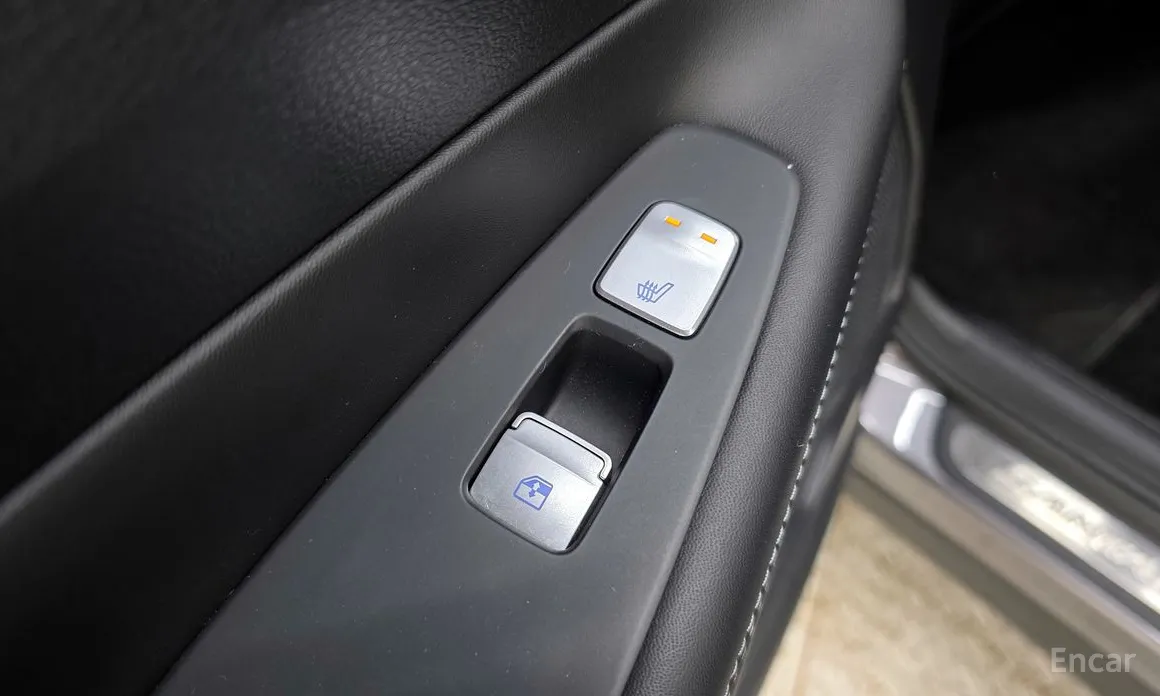 Фото 18 - Hyundai Santa Fe