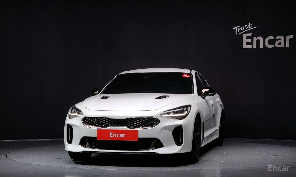 Фото 3 - Kia Stinger